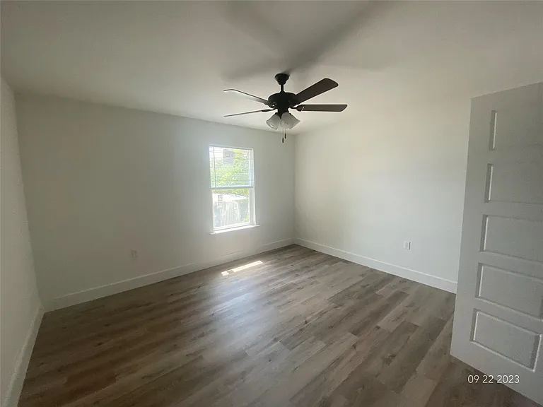 1-422 S Garrett Ct — Photo 12
