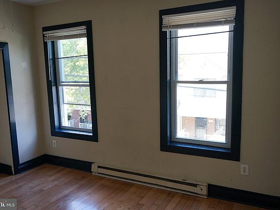 4th image of 2032 W Berks St 2