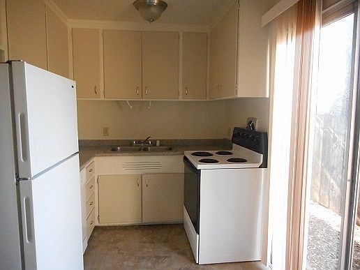 4th image of 4621 El Camino Ave APT 7