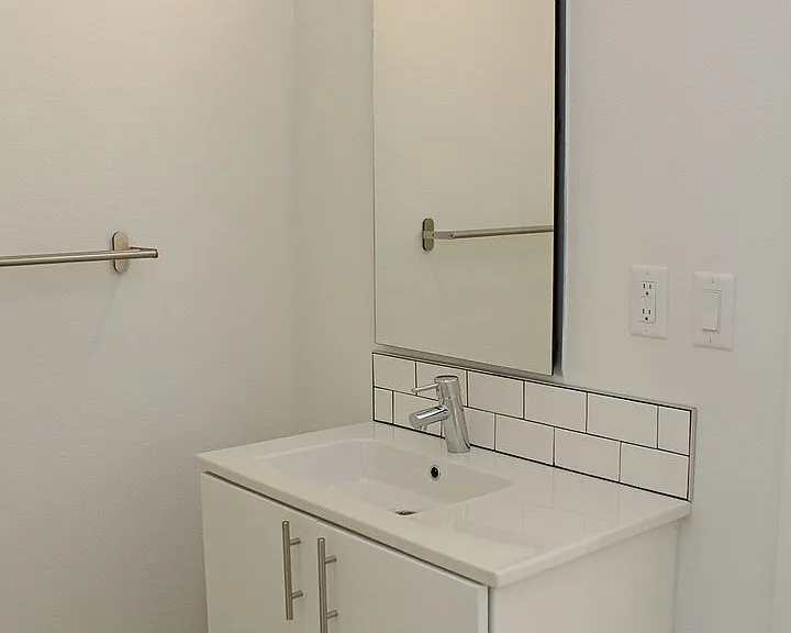 ES1213 -Alberta Street Lofts — Photo 12