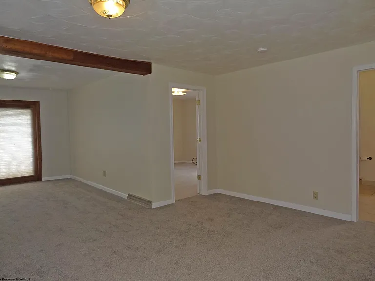 2726 Stewartstown Rd — Photo 14