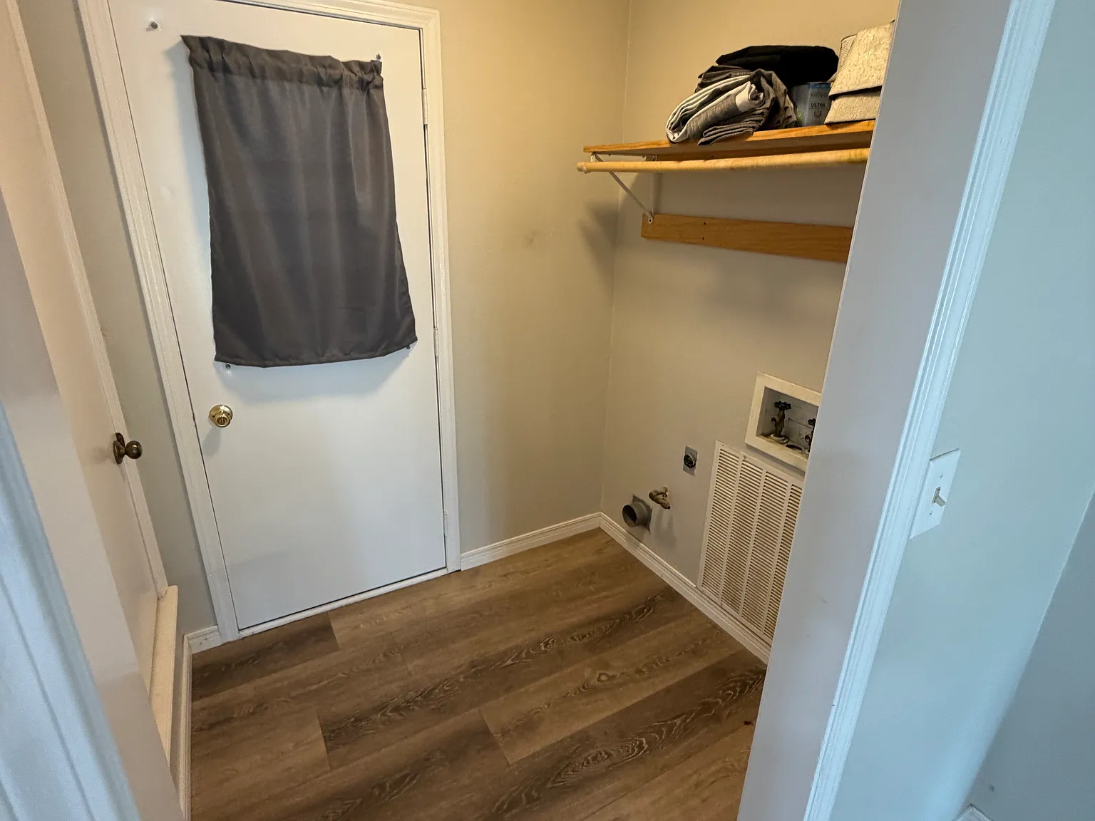 3 bed, 1307 sqft, $2,400 — Photo 4