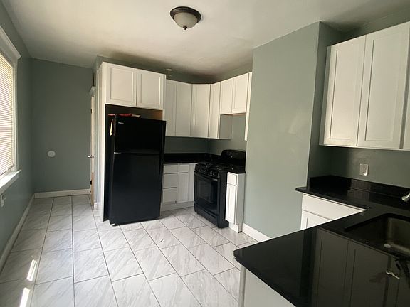 3rd image of 1495 W Grand Blvd #1493