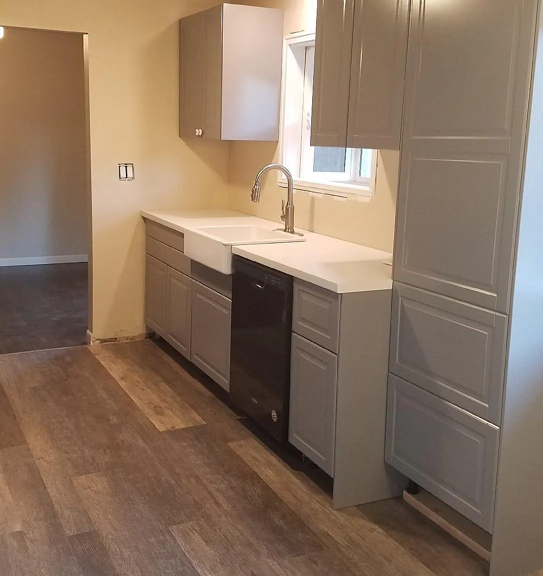4704 NW Grant St — Photo 3