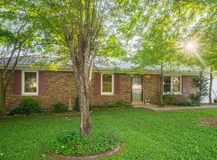 211 Lynn Dr, Lawrenceburg, KY 40342