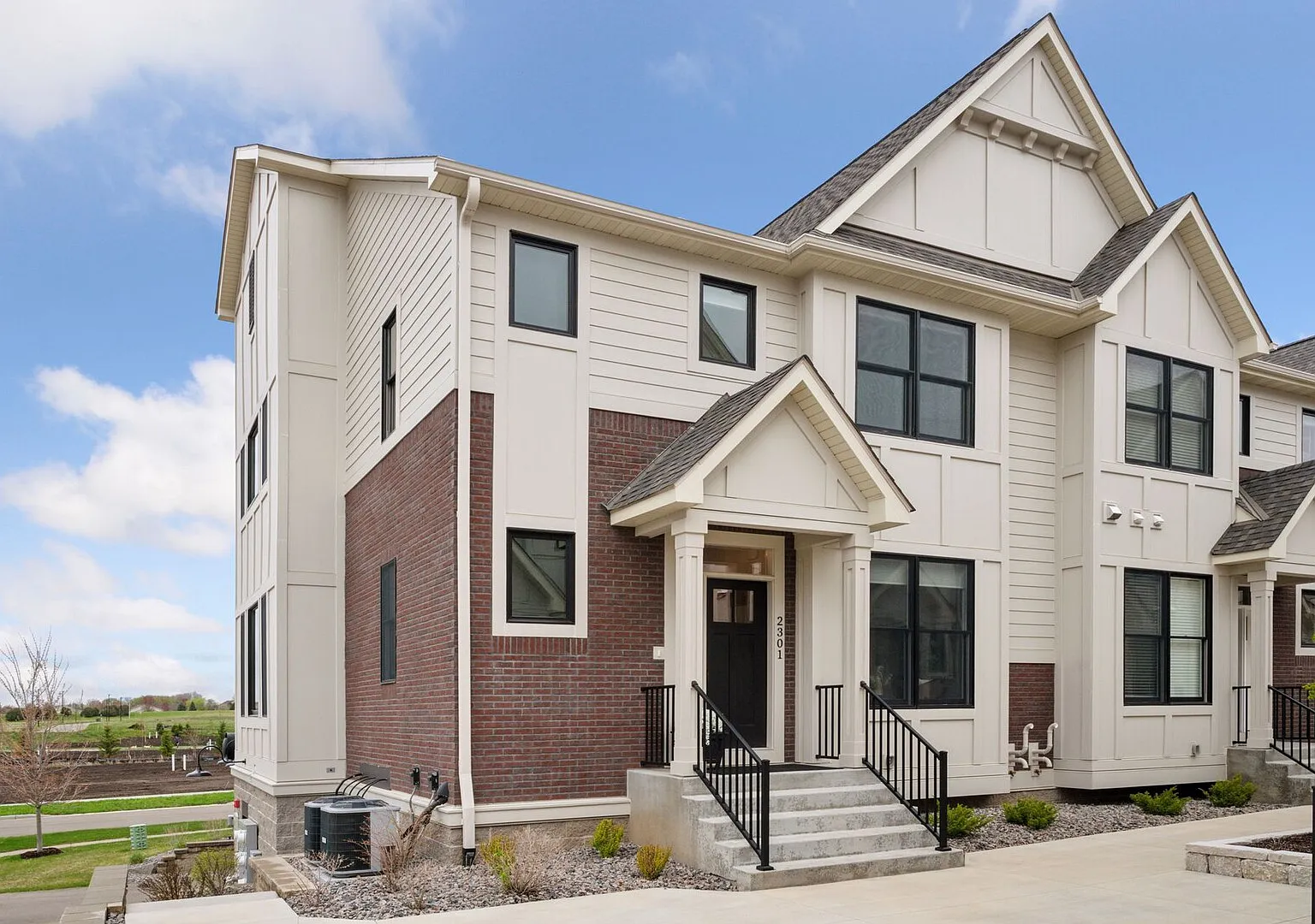 Hudson WI Executive Furnished Home — Photo 1