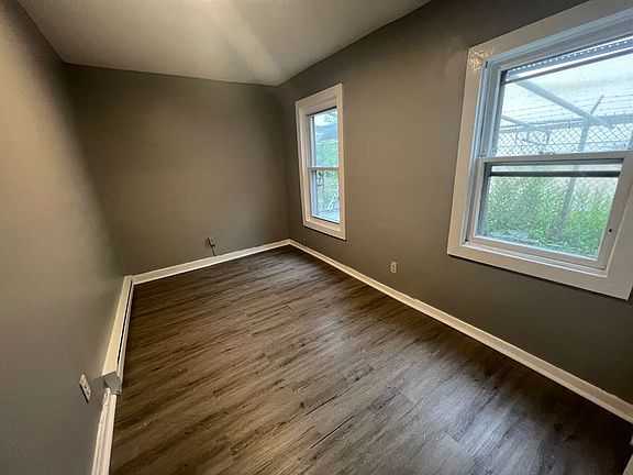 4th image of 93 Spruce St #1R