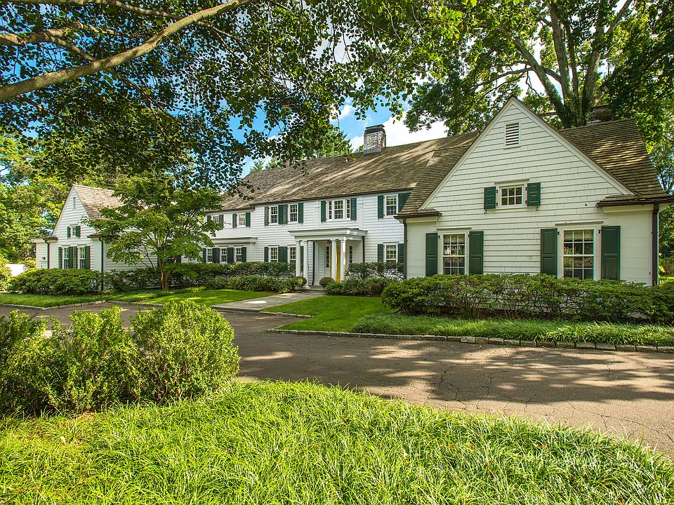 32 West Road