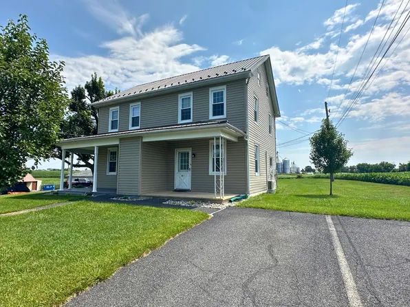 58 Galenson Ln APT 1, New Holland, PA 17557