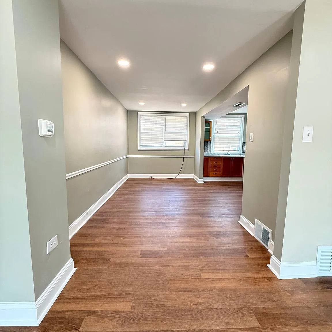 3 bed, 1.0 bath, 1138 sqft, $2,000 — Photo 4