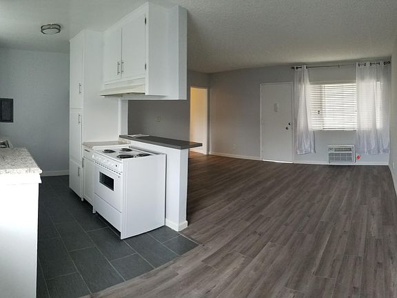 2nd image of 6830 Woodley Ave APT 1