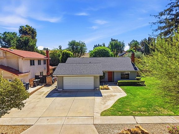 2nd image of 1418 Diamond Ct