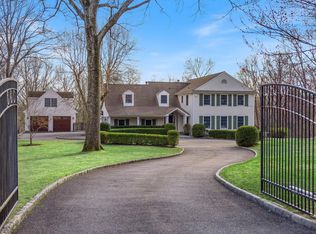 25 Cardinal Pl, Mount Kisco, NY 10549