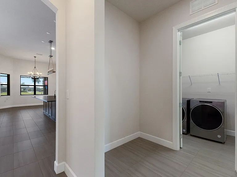 712 Sigsbee Loop — Photo 18