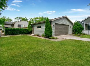 18232 Ridgewood Ave, Lansing, IL 60438