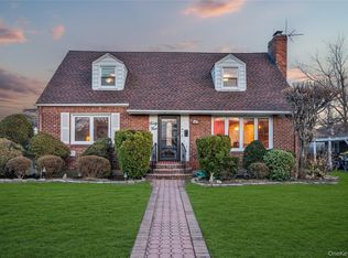 44 Marlowe Road, Valley Stream, NY 11580