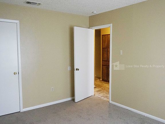 5th image of 4503 Hunt Cir APT B