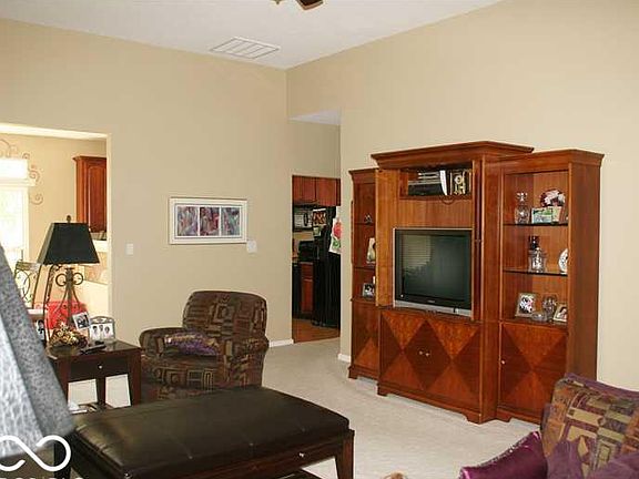 3rd image of 4035 Weston Pointe Dr