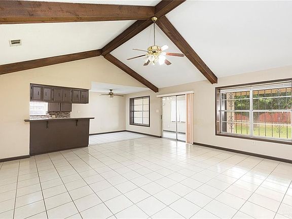 3rd image of 2428 Briarwood Dr