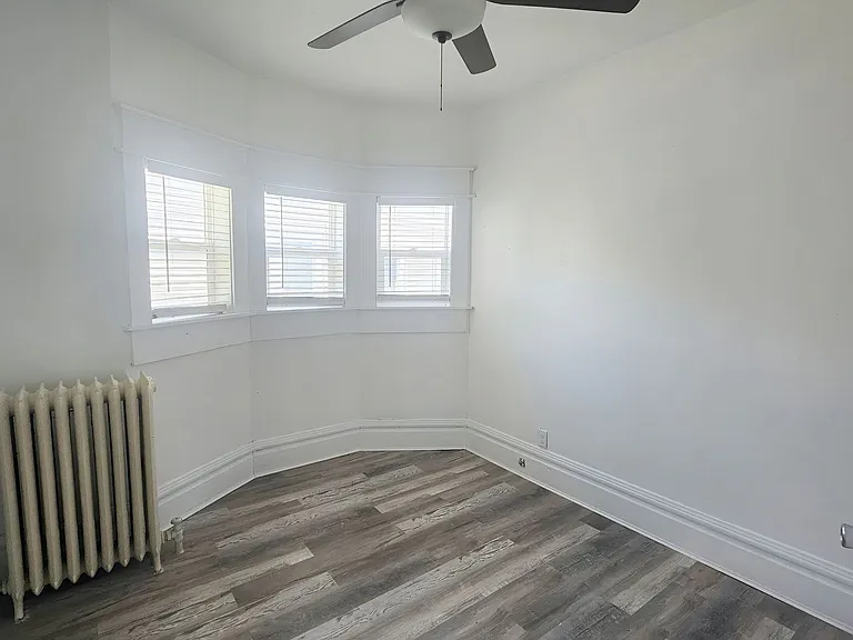 BG - 1076 21st St — Photo 12