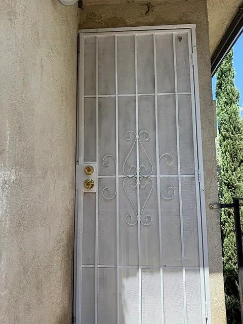 2 bed, 900 sqft, $2,075 — Photo 3