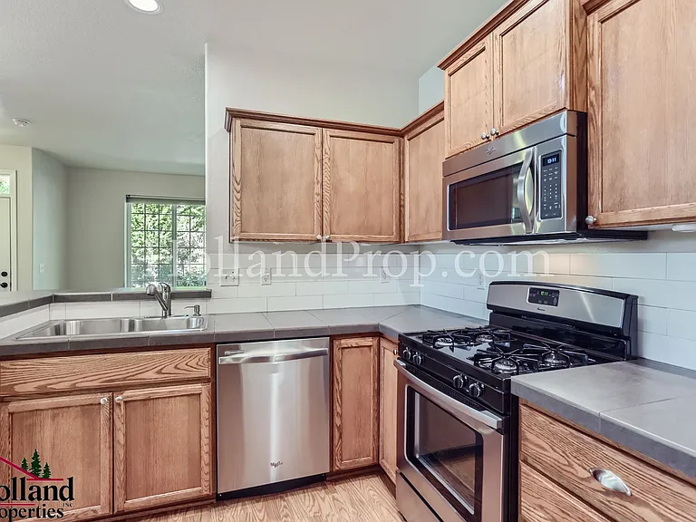 1094 SE Alika Ave — Photo 12