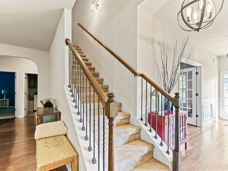 1412 English Manor Cir — Photo 13
