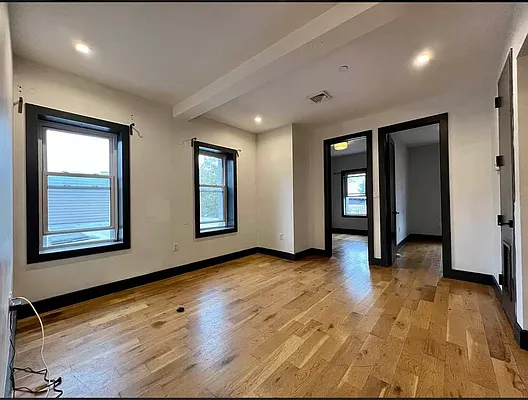 Rented by Miracle Capital | media 11