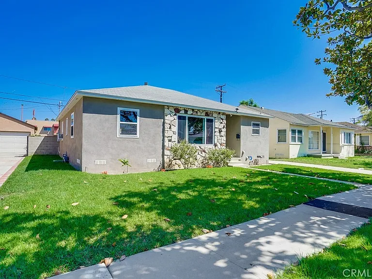 15516 Chadron Ave — Photo 2