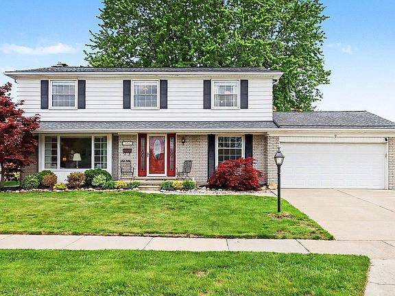 2nd image of 37658 Ladywood St