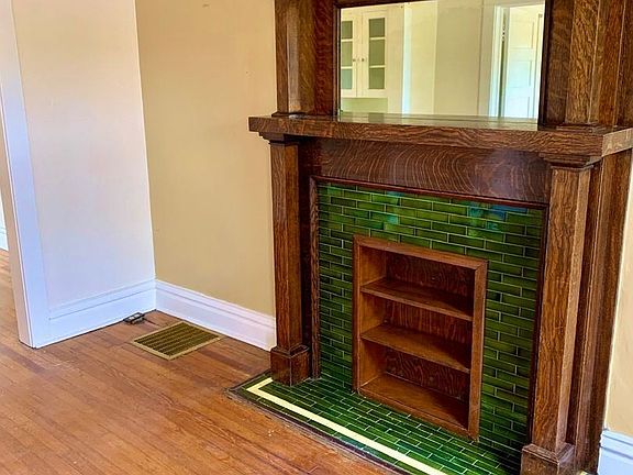 4th image of 591 S Washington St #591