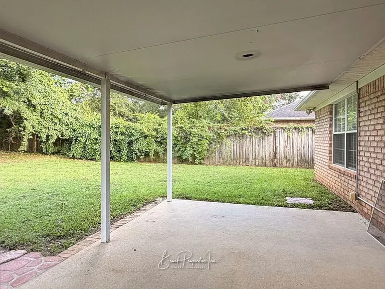 2520 Southern Oaks Dr — Photo 24