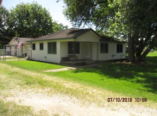2325 S Velasco St, Angleton, TX 77515