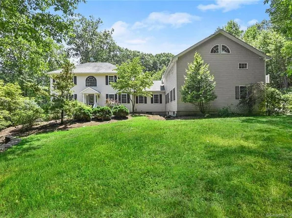 25A Macintosh Drive, Oxford, CT 06478