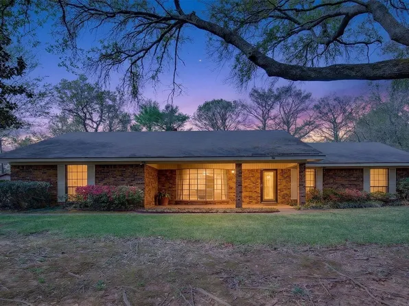 220 Walnut Ln, Bossier City, LA 71111