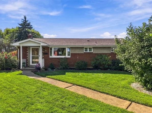 16 S Rolling Hills Ave, Irwin, PA 15642