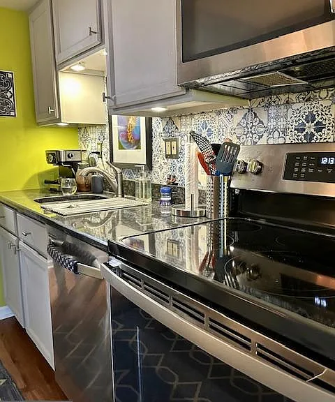 35 Hermitage Dr — Photo 10