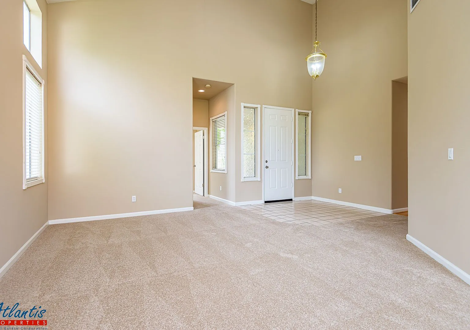 Beautiful North Valley Home — Photo 2