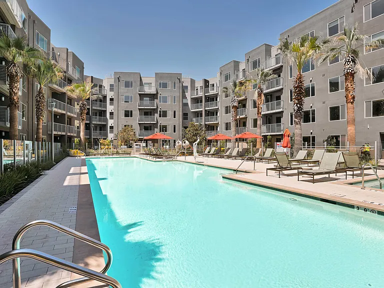 Aya Apartments — Photo 15