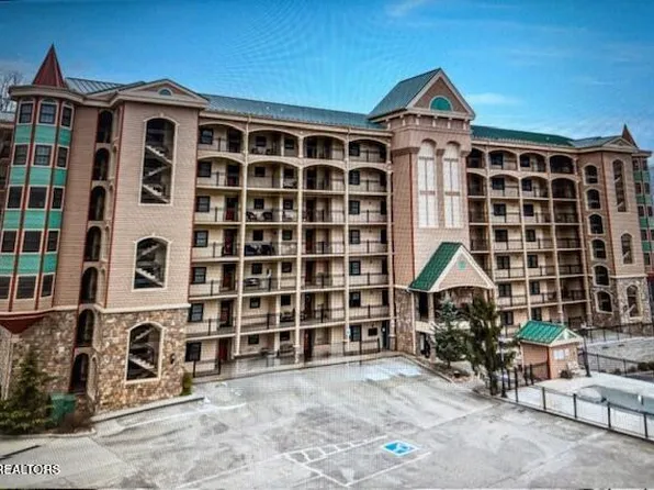 210 Roaring Fork Rd Suite 204, Gatlinburg, TN 37738