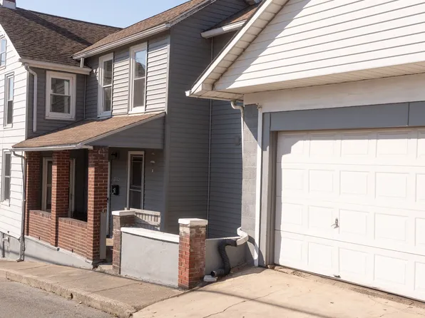 1005 Railroad St N, Catasauqua, PA 18032