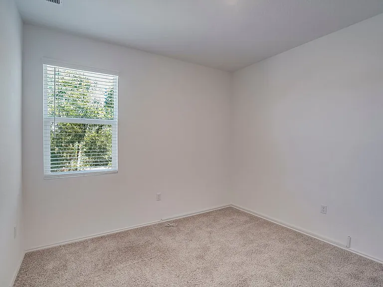 1109 Winnie Dr — Photo 16