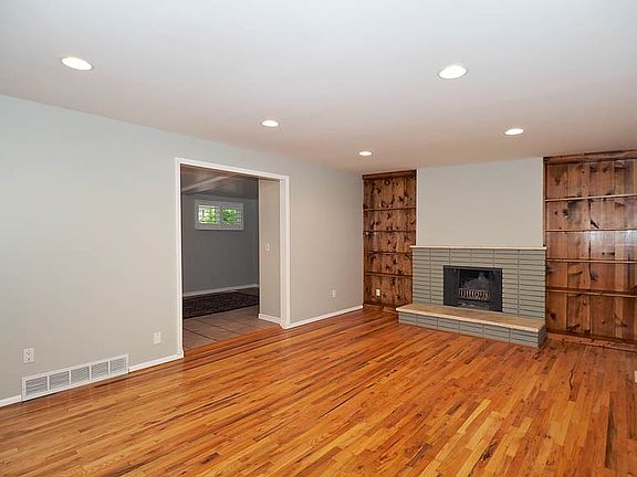 4th image of 2391 E Dolphin Way