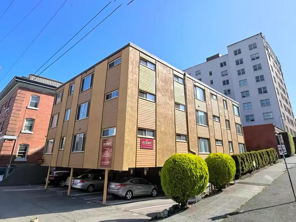 Summit Apartments