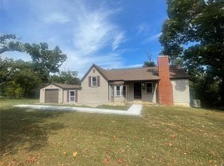345 E Springfield Ave, Gerald, MO 63037