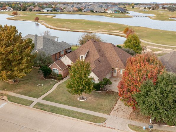 2509 Waters Edge Dr, Granbury, TX 76048