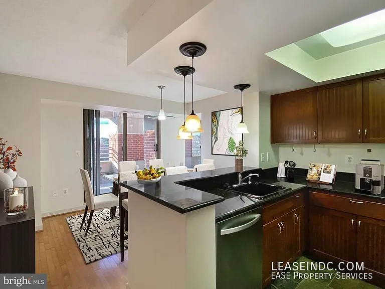 1275 25th St NW #600 — Photo 9