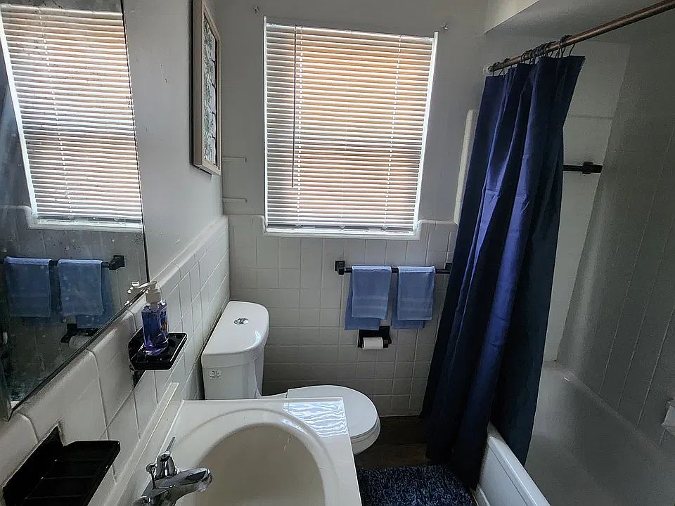 2nd image of 16290 Greenfield Rd #2