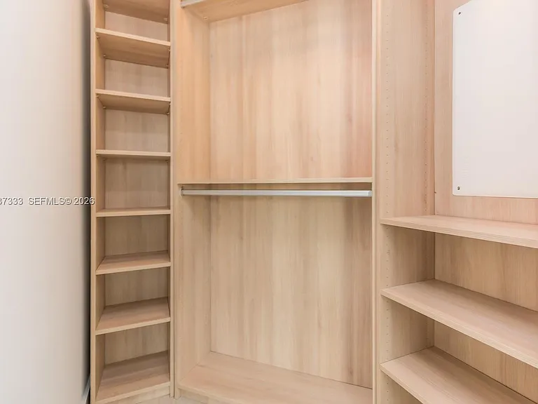 650 NE 32nd St #805 — Photo 36