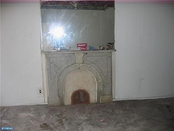 2nd image of 1639 Wharton St